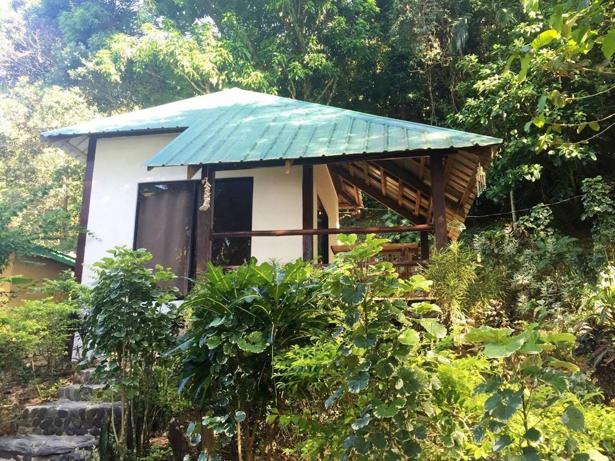 Garden Bay Beach Resort El Nido Exterior photo